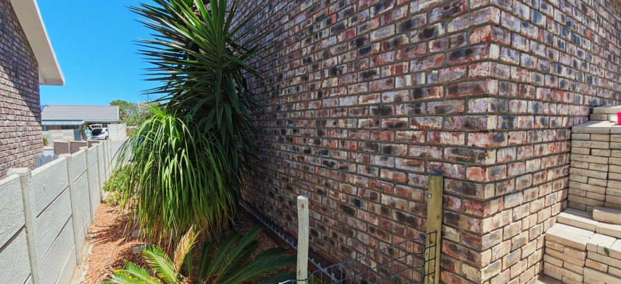 2 Bedroom Property for Sale in Dana Bay Western Cape